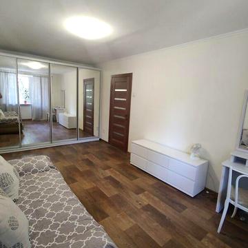 Довгострокова оренда 1к Квартира Євгена Танцюри (Генерала Петрова) вулиця