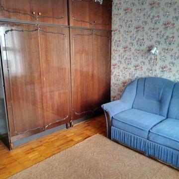 2-кім. Виноградар, ТЦ Ретровіль, напівпуста.