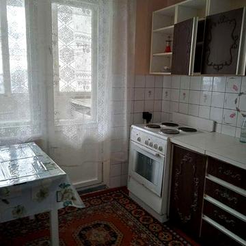 2-кім. Виноградар, ТЦ Ретровіль, напівпуста.