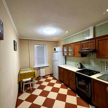 Леоніда Бикова бульв., 5