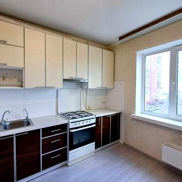 Продаж 3 кімн квартири по Пр Перемоги. Центр. Меблі.