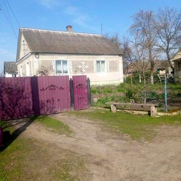 Продається будинок в гарному стані доглянутий житловий стан
