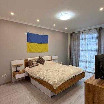 Здам в оренду простору 1-кімнатну квартиру, 48 м².