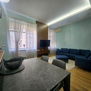 Оренда просторої сталінки Центр, театр Шевченко