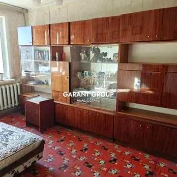 Двокімнатна квартира з газовою плитою і балкон