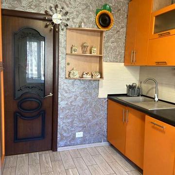 Аренда 3 ком на ул.Янтарная ,рядом Караван,Левый берег