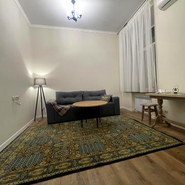 Тарасівська вул., 8