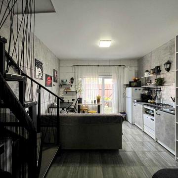 Продам двухуровневую квартиру на земле по ул. Магистральная/Ленпоселок!