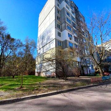 Продаж 1 кімнатної квартири з видом на ліс , ЧН (вул.Паркова)