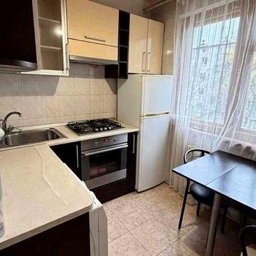 ЧЕРЕМУШКИ Продам двухкомнатная квартира Средний этаж