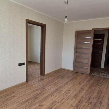 Двокімнатна квартира з частковим ремонтом