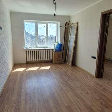 Двокімнатна квартира з частковим ремонтом