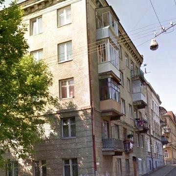 Продаж 2 кім.квартири сталінка центр район Цирку