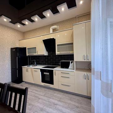 Простора 1 на квартира в новобудові поруч Чайкі