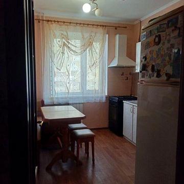 Продам 3 кім Г Крут 82