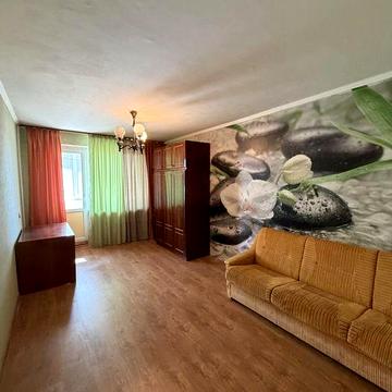 Пропоную в оренду 2 кімнатна квартира  тихий центр меблі, холодильник, телевізор, пральна машинка, кондиціонер