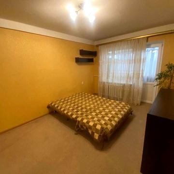 Оренда 1- кімнатної квартири Воскресенький п-т. (Перова) 10. Є газ!