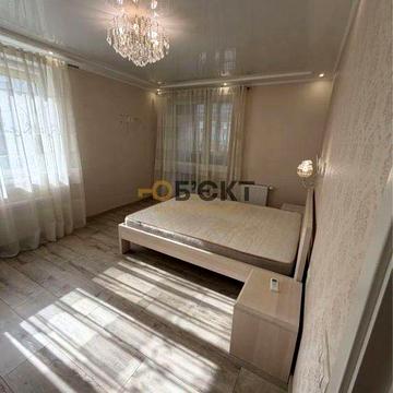 В продаже 3-комнатная квартира 87м² в ЖК «Радужный», Палац Спорта ЖК «Радужный»