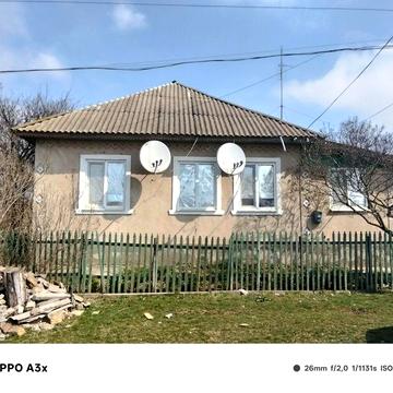 Продам будинок в мальовничому селі біля моря.