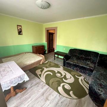 1кім біля центрального ринку