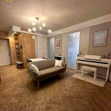 Продам 2-х комн. квартиру в Центре на Екатерининской площади.