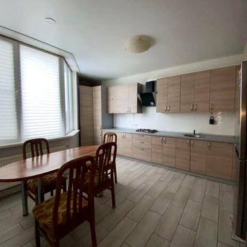 Зигіна новобудова з паркінгом вільна