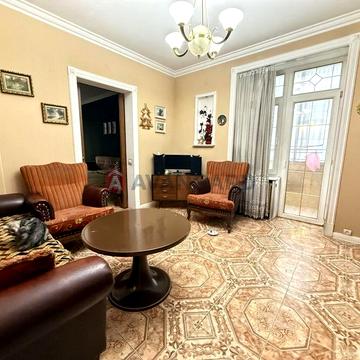 Продам 3 х.ком Сталинку