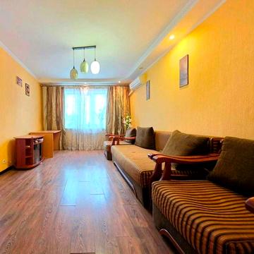 Метро Васильківська 3 хв! Вулиця Деміївська, 35 Б.