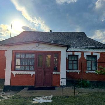 Будинок в селі Гродзеве, 58 соток земельна ділянка.