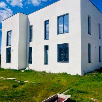 Продам будинок (два поверхи)