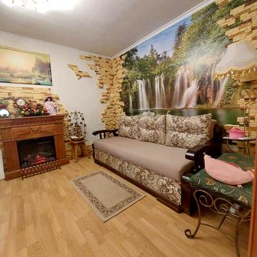 Сдаю 2 х комн квартиру ул Грушевского 52 / ядова