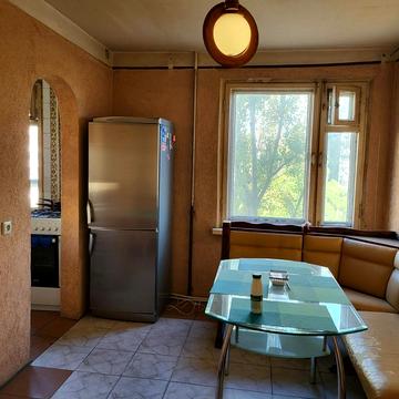 Святослава Ріхтера вул. (Щорса), 2