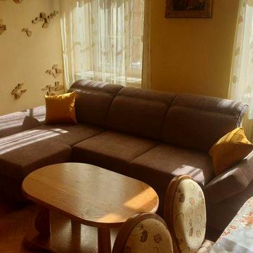 Здаю в довгострокову оренду 3-ох кімнатну квартиру  затишну в центріі з місцем для авто