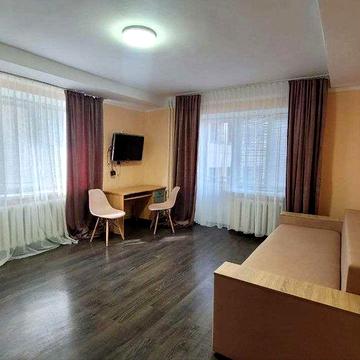 Продаж затишної 1к квартири, центр Києва, 3 хв до метро Палац України, з меблями і технікою