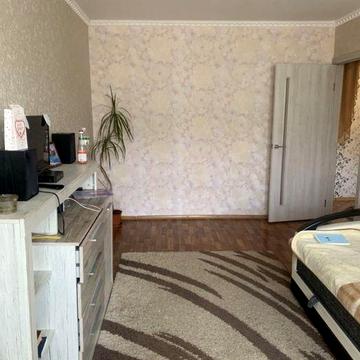 Сдам 2-х кімнатну  квартиру в центрі