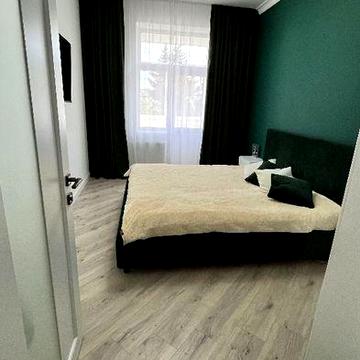 Продається 2к  квартира в центрі Ізяслава