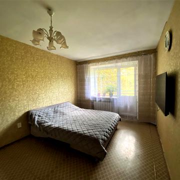 Космонавтів вул., 21/2