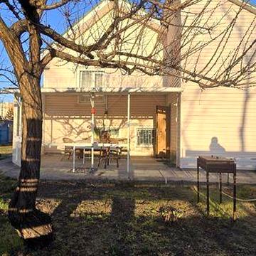 Київ. Метро Осокорки 1 км. Будинок 80 м² + ділянка 6 соток.