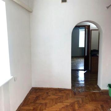 Продается большая 2-х комн. кв. в центре