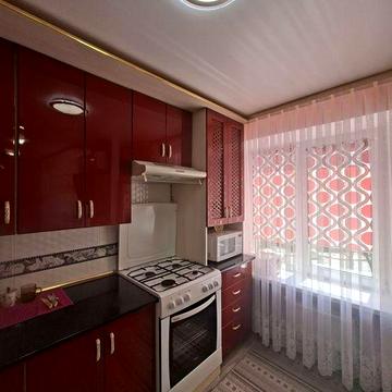 Квартира з ремонтом , біля парку та озера