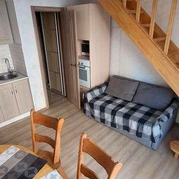 Сдам двох поверхову квартиру на Бочарова.