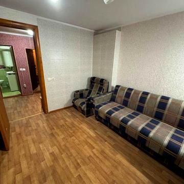 Здам частину будинку з гаражем