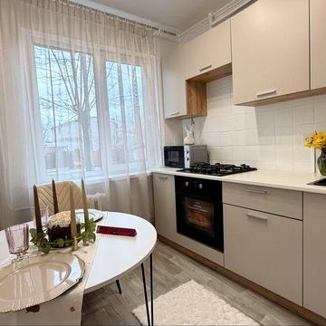 Продаж 2к квартири з непоганою косметикою на Гоголівській