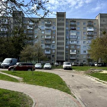 Продаж 1 кімнатноі по Сокальській 37 м.кв,серед.поверх