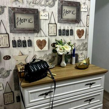 Продаж 2-х кім на середньому поверсі площа 58 м.кв