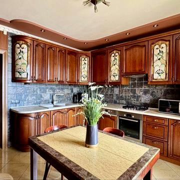 ВЛАСНИК! Дворівнева квартира з ремонтом у клубному будинку + 2 паркомісця