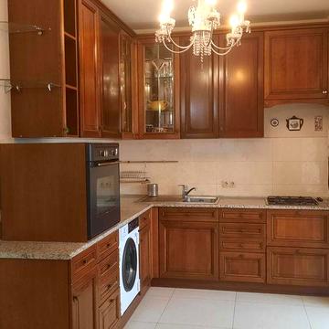 Продаж двокімнатної квартири з сучасним ремонтом на Печерському узвозі поруч з метро Кловська