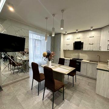 Здам 3 кімнатну квартиру в центрі міста