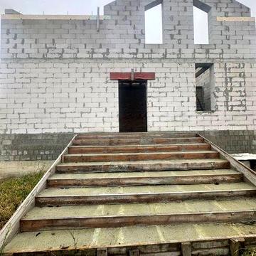 Продається недобудований будинок в селі Глибочка!