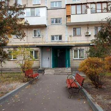 Продам  2к  на  Березняках (  Бучми  6)